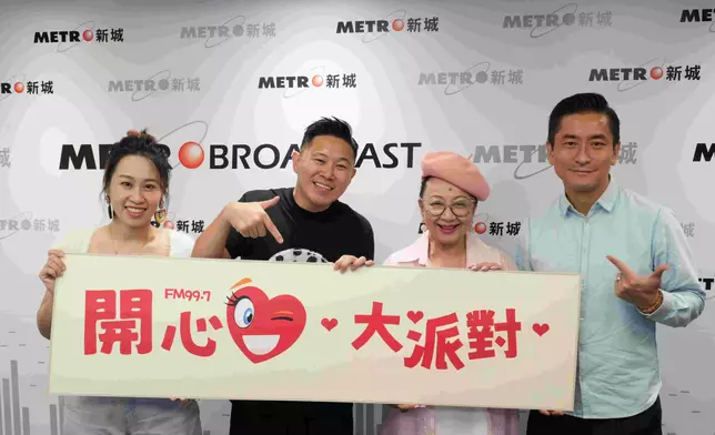 陽靖接受《開心大派對》訪問。