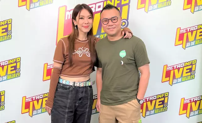 雷深如（J.Arie）接受昆頓《說故事的人》訪問。