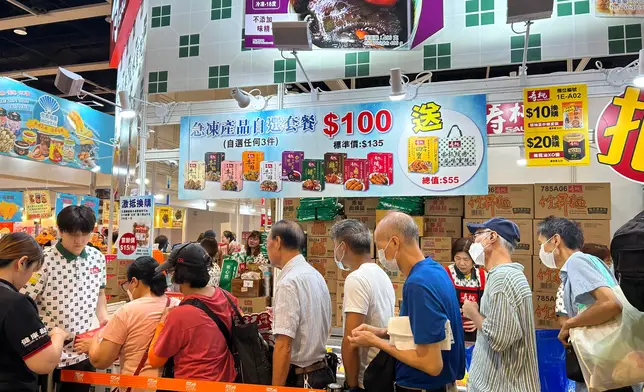 美食博覽。巴士的報記者攝