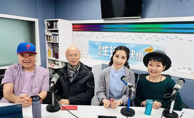 羅家英與謝曉瑩為中華文化節合唱新歌《金陵幽蘭》。