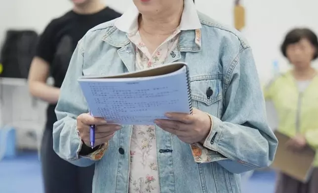 阿姐早前為粵劇《忠烈楊門》彩排。