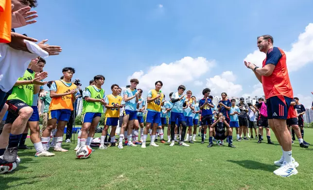 曼聯名宿奧沙今日（8月7日）出席聯合操練，為曼聯16歲以下青年隊及超級青年聯賽選手隊打氣。