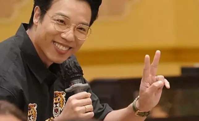 鄭世豪轉戰教育界。