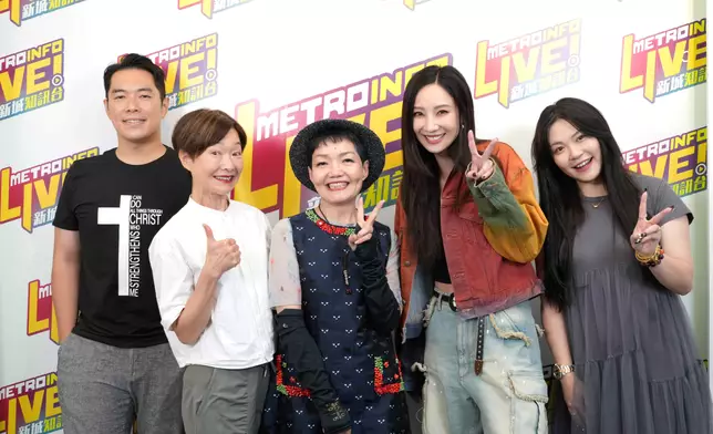 鄭希怡（Yumiko）現身新城《QK玉瑛室》節目宣傳新歌。