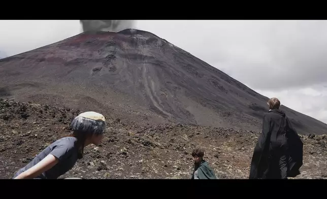 新西蘭Mt. Ngauruhoe即電影《魔戒》中的末日火山（Mount Doom）。