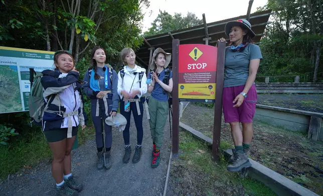 4名港女野人順利在天黑前抵達目的地！