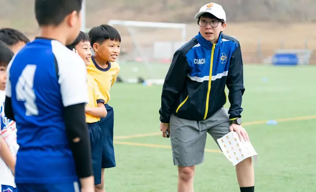 陳潔婷將「賽馬會學界足球發展計劃」的訓練模式引入校內，成功在疫情後重新帶動足球文化。