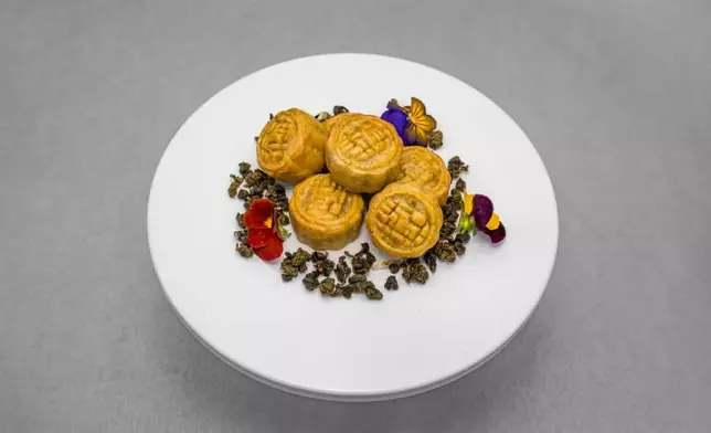 《滿香濃》自家製濃茶一口月餅