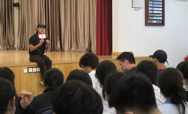 YT透露預計整個School Tour維持一年。