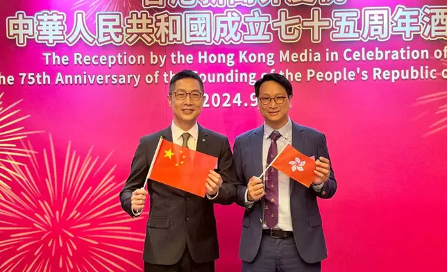 馬浚偉與鄧家彪議員,BBS,JP合照。