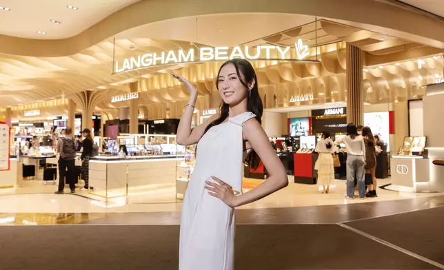 幸福人妻蔡嘉欣聯乘旺角大型美妝概念店 LANGHAM BEAUTY。