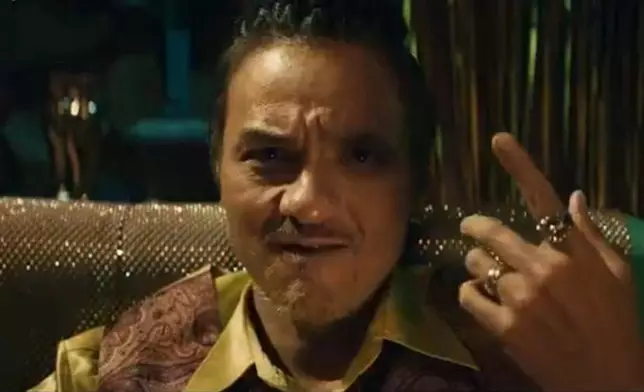 在片中飾演販賣孩子集團的大壞蛋