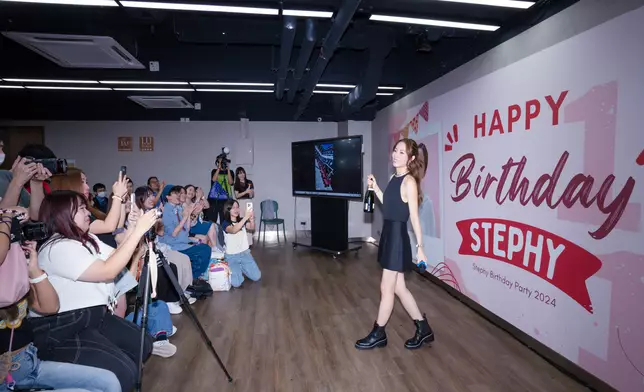 Stephy指她的生日願望好簡單，希望大家以最開心、最健康的身體去看她演唱會。