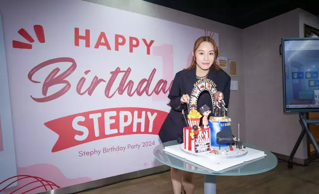 Stephy獲Fans Club特別為她籌辦生日會。