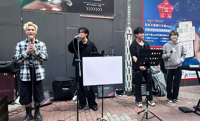 樂隊ROVER首次合體現身旺角busking。