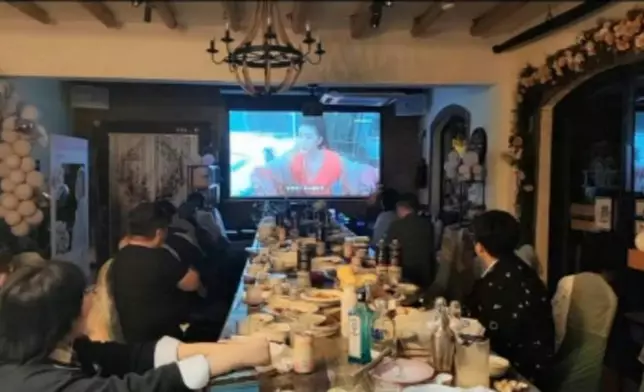 林青霞的影迷會「愛林泉」為偶像開生日會。