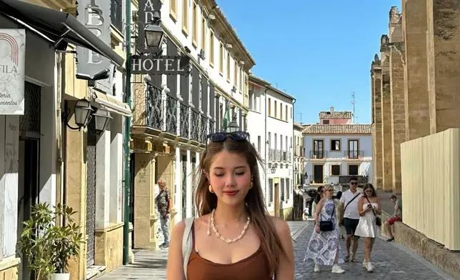 鄧凱文（Eris）低胸上陣影街拍。