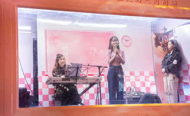 陳書昕（Sheena）首度Busking。