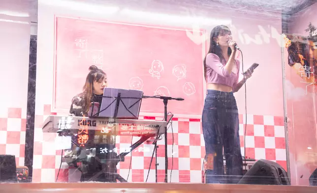 獻唱電影《寄了一整個春天》歌曲。