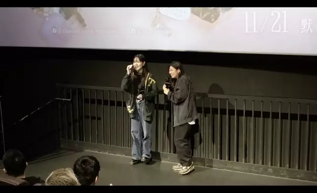 導演及Sheena謝票感觸落淚。