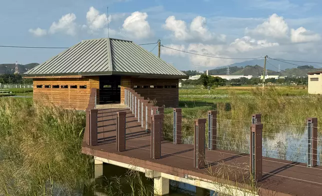 塱原自然生態公園訪客區內的觀鳥屋。訪客區提供訪客設施和進行教育活動，面積共約五公頃。 政府新聞處圖片