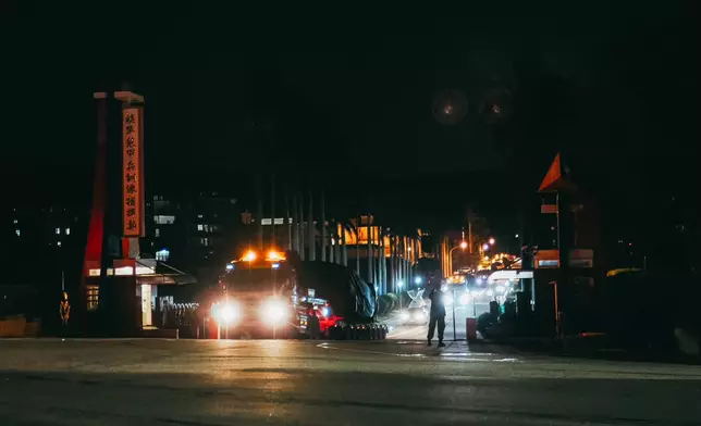 美國M1A2T主戰坦克抵達台灣。X圖片