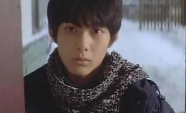 曾在中山美穗經典作品《情書》演出的柏原崇，飾演少年時代的「藤井樹」，他在微博用中日文對照悼念「博子」。