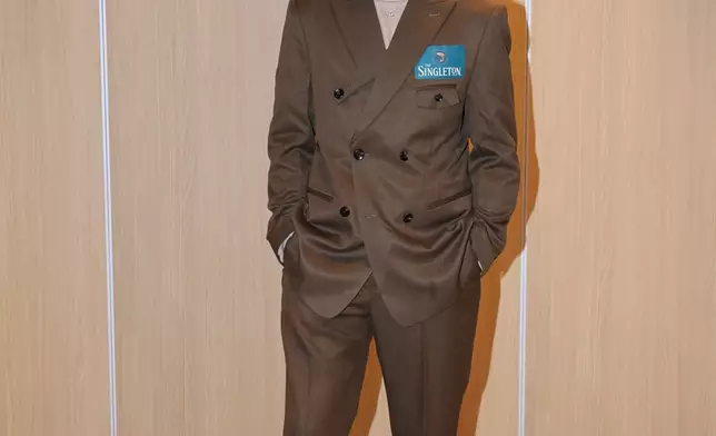 Manson透露與釗彤齊推新歌，MV夠晒甜蜜。