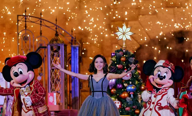 閻奕格登上香港「A Disney Christmas迪士尼聖誕音樂Live」舞台壓軸演出。