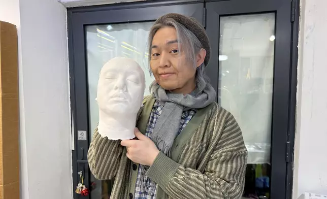 嘗試特技化妝。