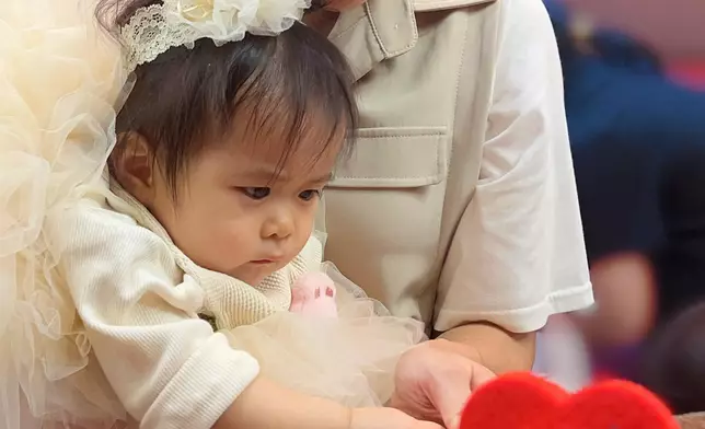 在餐廳為女兒Giselle舉行生日會。