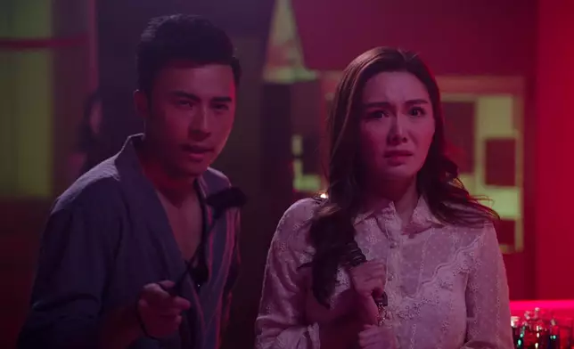 湯洛雯呢場戲望落好似好有苦衷咁。