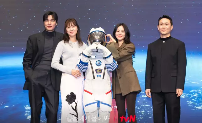 《問問星星吧》不論主演或者製作團隊都相當吸引（tvN FB圖片）