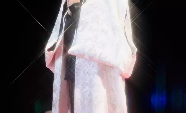 余迪偉個人騷《Fabulous Me》首場開鑼。