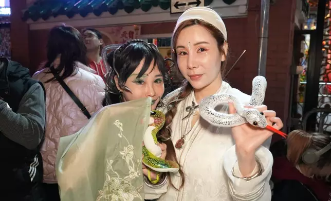 黃大仙祠 頭炷香。巴士的報記者攝