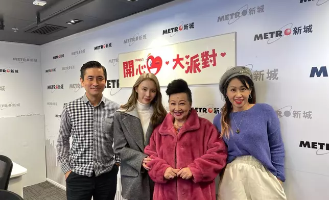 莊錠欣接受薛家燕、范振鋒、思敏訪問。