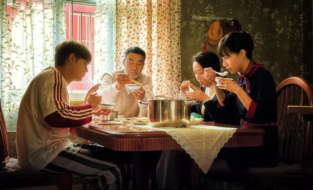 電影《紅豆》由任達華、鄧麗欣(Stephy)、魏浚笙（Jeffrey)、龔慈恩、朱鑑然、方平、馮素波及盧慧敏等領銜出演。