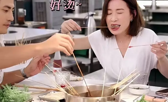 阿佘喺戲裡戲外都係表情包達人。
