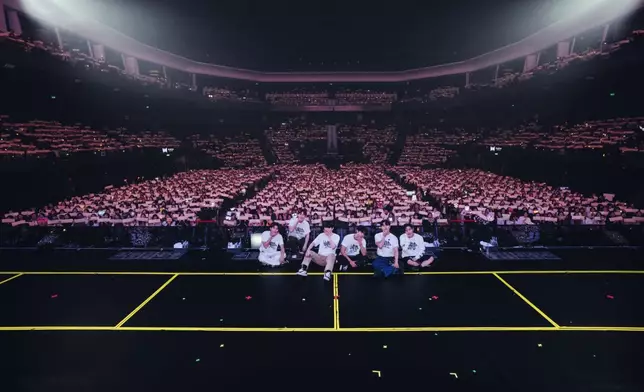 INFINITE破例演出長達4小時以回饋粉絲們的愛和支持（INFINITE官方Twitter圖片）