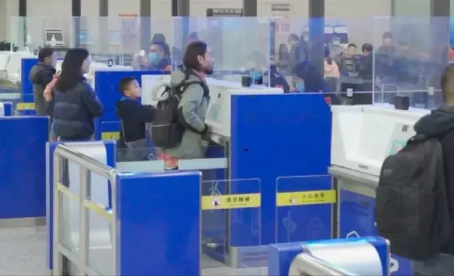 當局預計大型國際空港口岸出入境客流高峰主要集中在1月28日至30日，即除夕至年初二。小紅書資料圖片