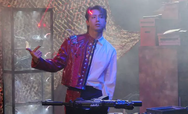 屬猴藝人：AK@MIRROR