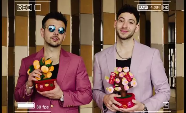 今次亦是Crash Adams第一次參與香港歌手的MV拍攝。