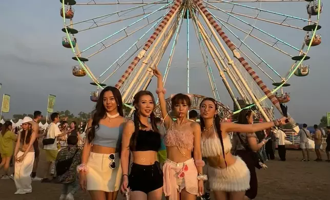 齊齊大騷纖腰、大長腿！