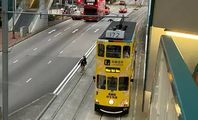 電車。巴士的報資料圖片