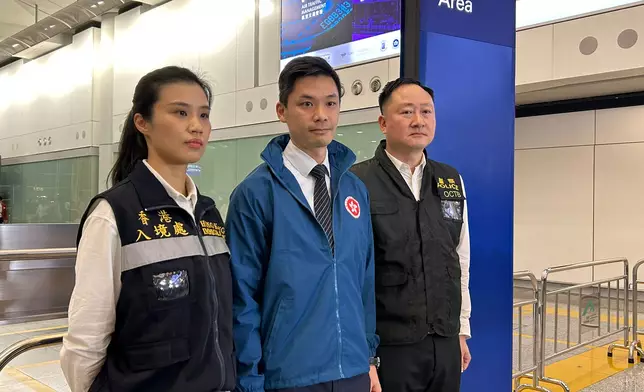 再有一港人由保安局專責小組安排下自緬甸返港，入境處及警方亦有參與行動。巴士的報記者攝