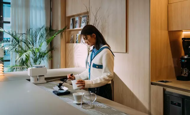 黃妍