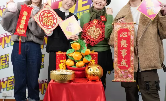 強尼舊地重遊。