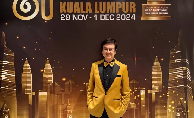 東方影業主席黃百鳴表示非常榮幸。