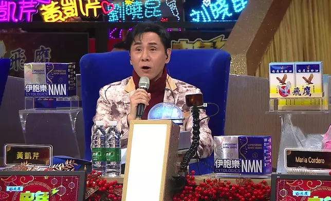 黃凱芹認為黃博唔夠奔放。