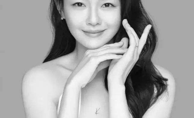 大S農曆新年期間與家人到日本旅遊時，不幸因流感併發肺炎逝世，終年48歲。